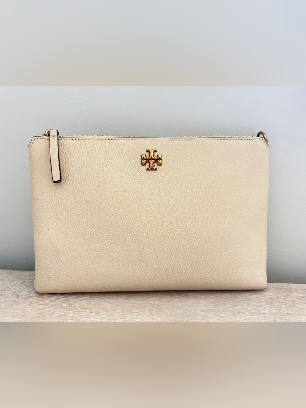 Tory Burch Mercer Pebbled Zip Crossbody Cream Leather Adjustable Strap